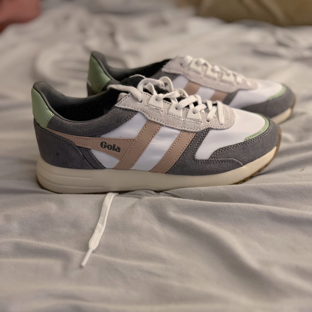 New Gola Daytona blaze sneaker. Size 8.